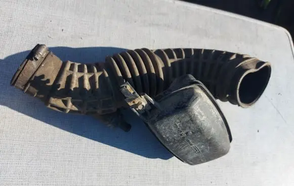 Nissan Navara D40 Intercooler hose/pipe EB301