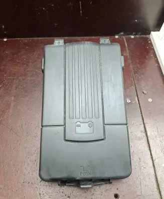 Audi A3 S3 8P Battery box tray cover/lid 1K0915443C