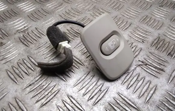 Nissan Qashqai+2 Sunroof switch 