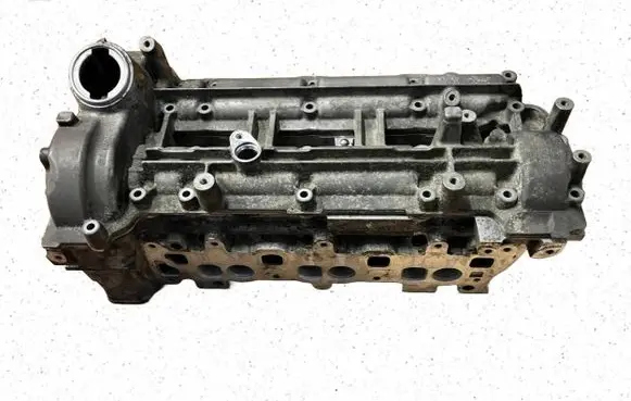Mercedes-Benz C W204 Engine head R6420163601
