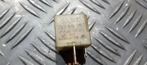 Volkswagen Golf IV Other relay 357911253