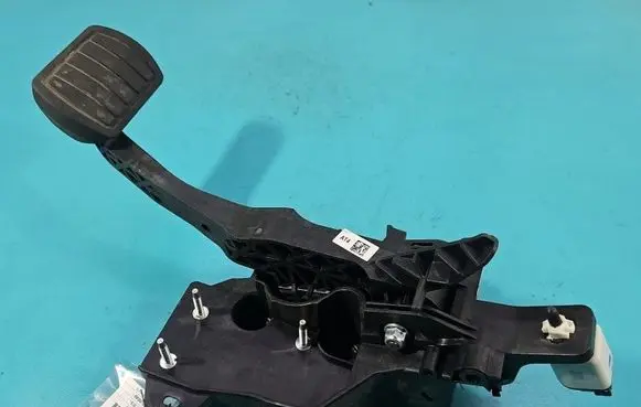 Peugeot 2008 II Pedal assembly 9824305280 IMPRK1543701