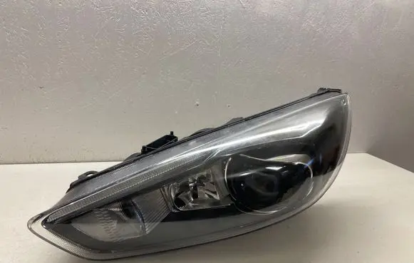 Ford Focus Headlight/headlamp F1EB13D155CD