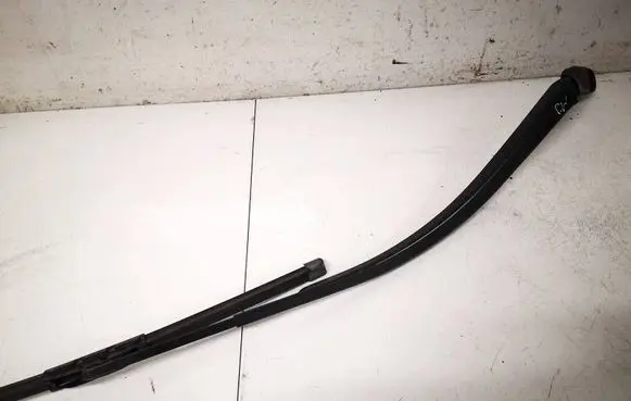 Front wiper blade arm