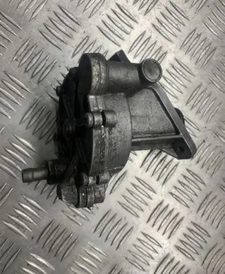 Volvo V70 Vacuum pump 72230008