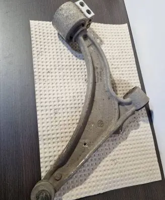 Opel Astra J Front lower control arm/wishbone BEAT03 AMSS1CU