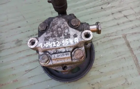 Volkswagen Golf IV Power steering pump 1J0422154A