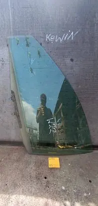 Nissan Almera Front door window glass four-door 1212123
