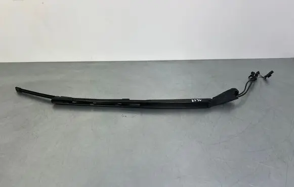 Audi A6 S6 C8 4K Front wiper blade arm 4K1955406B 4K1955408A