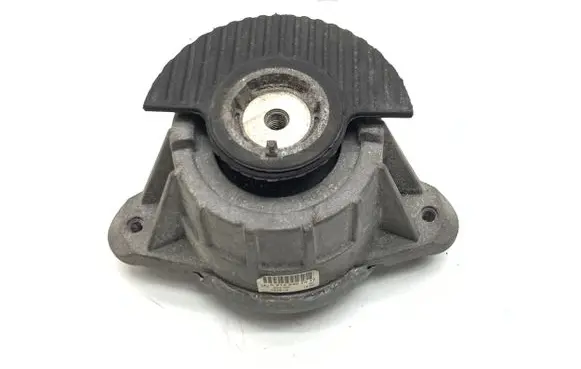Mercedes-Benz E A207 Engine mount bracket A2122407017