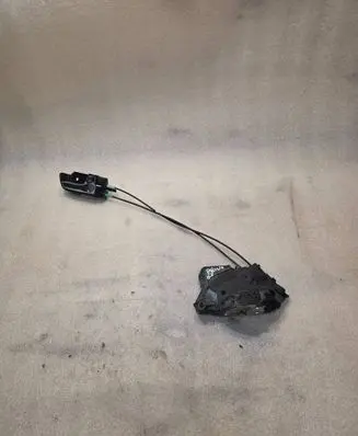 Toyota Prius (NHW20) Front door lock 