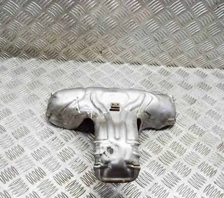 Volvo XC40 Heat shield in engine bay 32223288