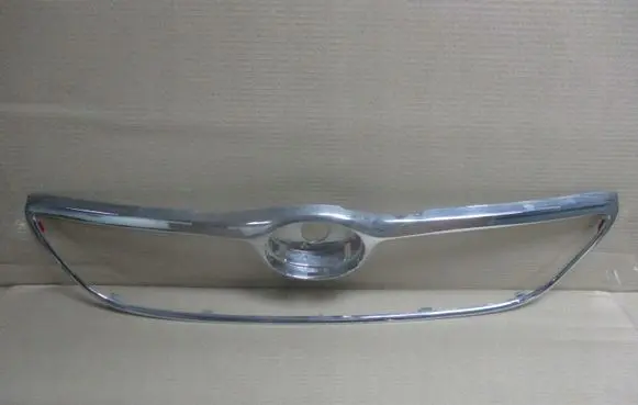 Toyota Corolla Verso E121 Front bumper upper radiator grill 5311112A70