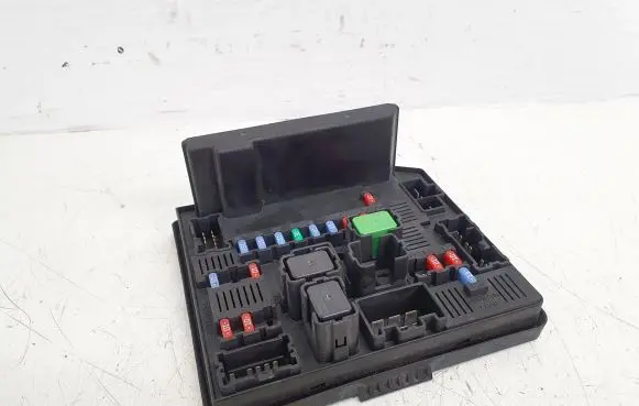 Nissan Qashqai+2 Fuse module 284B7BB02A 522792F03