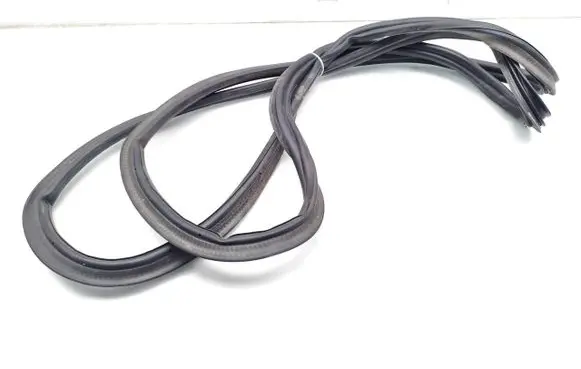Skoda Octavia Mk4 Seal rubber (tailgate) 5E6827705K