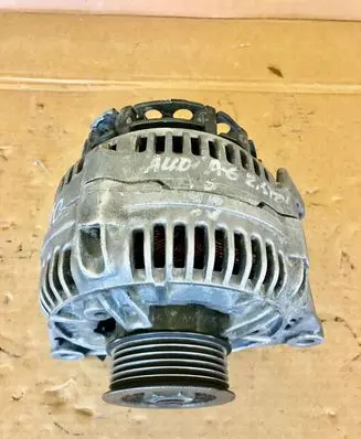 Audi A6 S6 C5 4B Generator/alternator