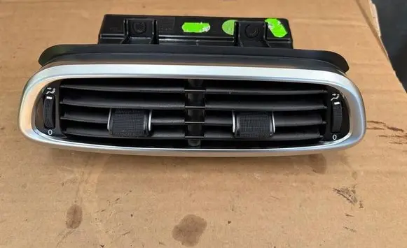 Fiat 500X Dashboard side air vent grill/cover trim