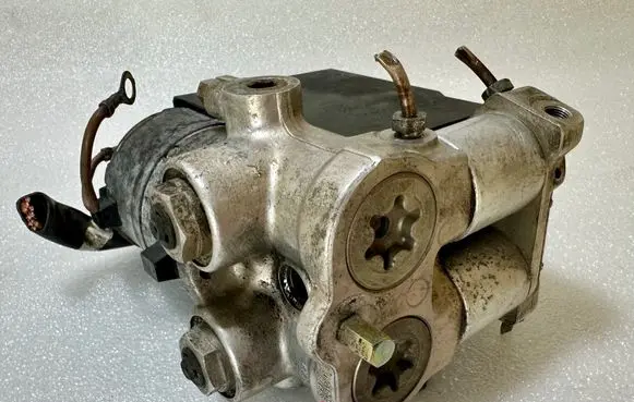 Audi 80 90 B3 ABS Pump 0265200055 857614111 072548097