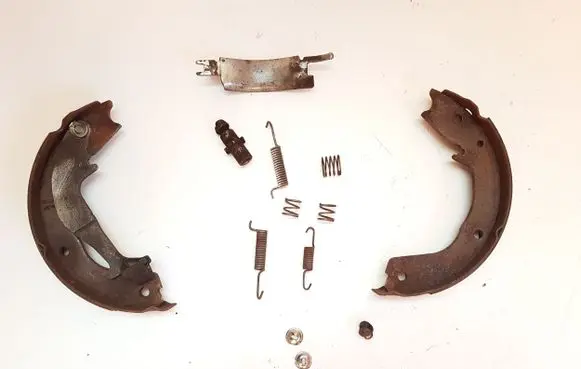 Mitsubishi Pajero Handbrake/parking brake pads MN150861 MB858542