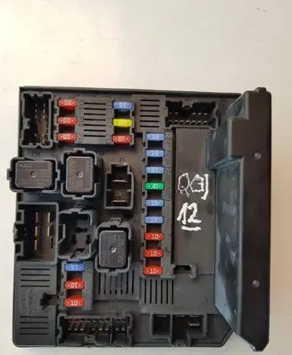Nissan Qashqai Fuse module 284B7JD00B