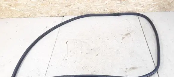 Subaru Impreza III Front door rubber seal