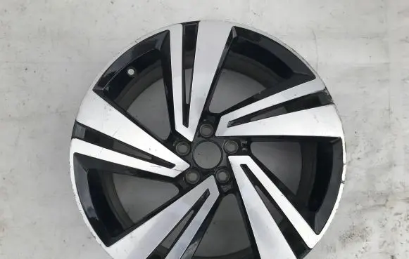 Volkswagen T-Cross R18 alloy rim 
