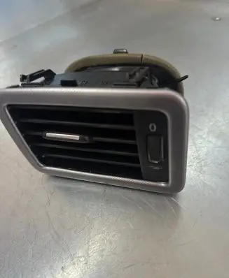 Volvo V70 Dashboard side air vent grill/cover trim 30755183 30755177