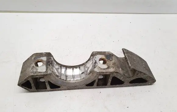 Volkswagen Touareg I Sway bar bush bracket, front 7L0411063B