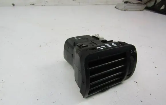 Volkswagen PASSAT B5 Dash center air vent grill 