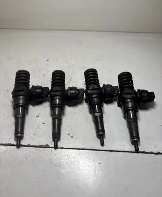 Volkswagen PASSAT B6 Fuel injectors set 038130073BQ