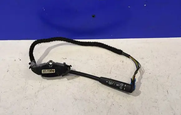 Mercedes-Benz C W203 Cruise control switch 20354502247