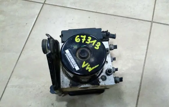 Volkswagen Golf VI ABS Pump 1K0907379BL NE67313