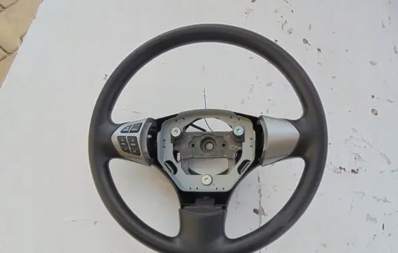 Suzuki Grand Vitara II Steering wheel