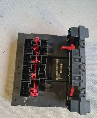 Volkswagen Touran I Comfort/convenience module 3C0937049E F005V00526 H37S1002
