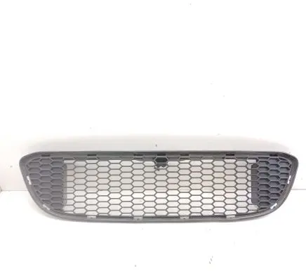 BMW 1 E82 E88 Front bumper lower grill 8045432 15857711 8052106