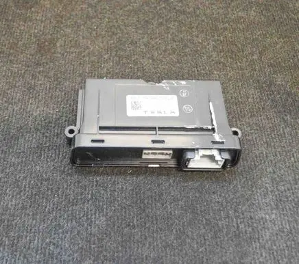 Tesla Model S Rear brake EMF control unit/module 100761800J
