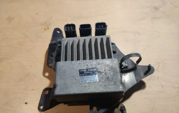 Lexus IS 220D-250-350 Fuel injection control unit/module 8987120070 1310001371
