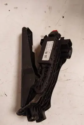 Volkswagen PASSAT B6 Accelerator throttle pedal 1K1721503L 6PV00860000