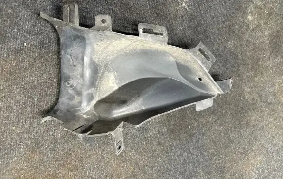 Chevrolet Camaro Intercooler air guide/duct channel 84078625 ALH0