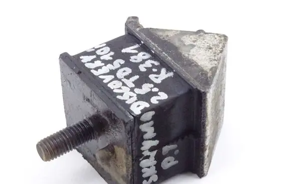 Land Rover Discovery Gearbox mount LAND_ROVER_DISCOVERY_II_2.5_TD5_PODUSZKA_SKRZYNI