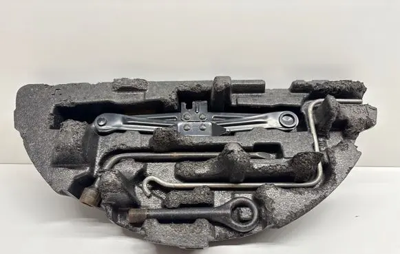 Toyota Prius+ (ZVW40) Tool box 64777470700