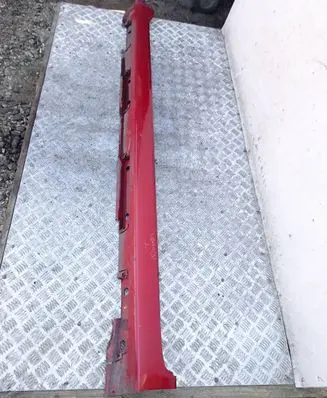 Foot area side trim