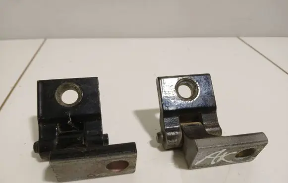 Rear door hinge set