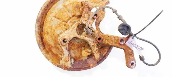 Rear wheel hub