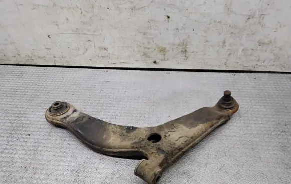 Mitsubishi Grandis Front lower control arm/wishbone