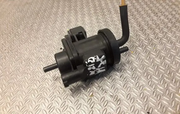 Mercedes-Benz E W210 Turbo solenoid valve 0005450427 A0005450427