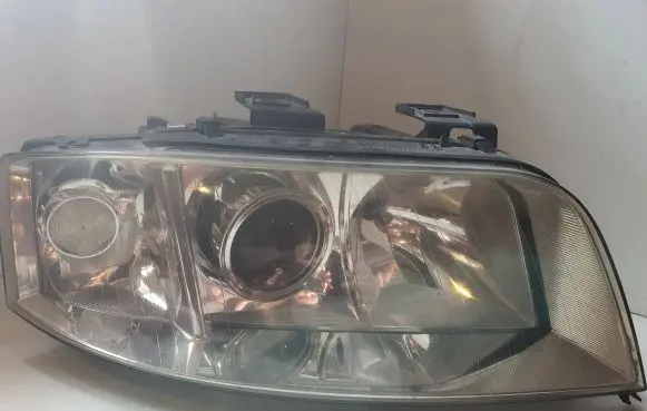 Audi A6 S6 C5 4B Headlight/headlamp 15593000