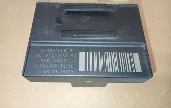 Peugeot 5008 Glow plug pre-heat relay 9662570880 018010953
