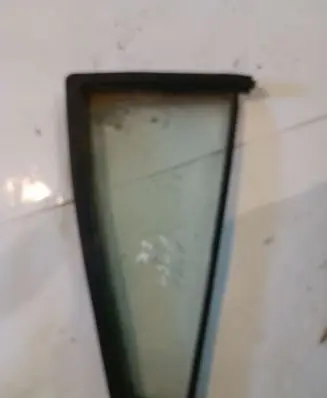 Hyundai Santa Fe Rear vent window glass DOT748M32AS2 E1143R000381