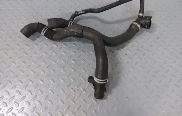Skoda Kamiq Engine coolant pipe/hose